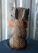 Load image into Gallery viewer, 18" Sitting "Howdy" Sign Moose