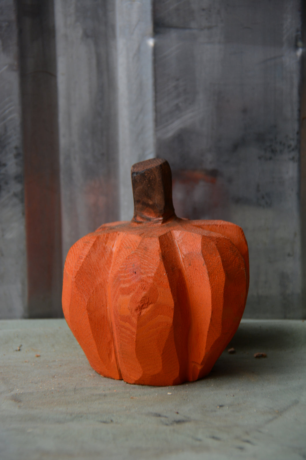 6-Inch Chainsaw Carved Mini Pumpkin Sculpture – Hand-Painted Autumn Decor by Jess Alice (Copy)