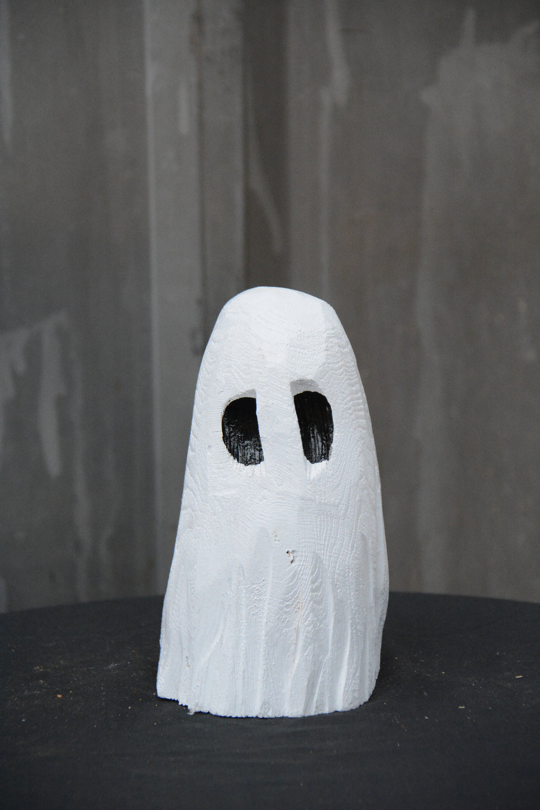 8-inch Ghost wood Sculpture Chainsaw Carved Spooky Mini White sheet ghost with black eyes