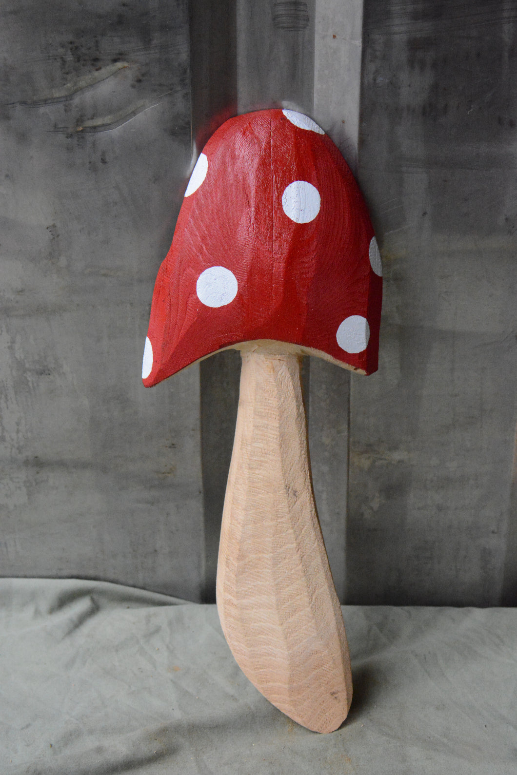 15-Inch Chainsaw Carved Hand-Painted Mushroom Wall Art – Cedar Wood Sculpture for Home & Garden Decor by Jess Alice